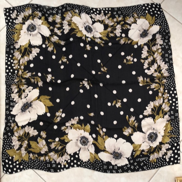 Large Emanuel Ungaro 100% Silk Scarf - Picture 1 of 6